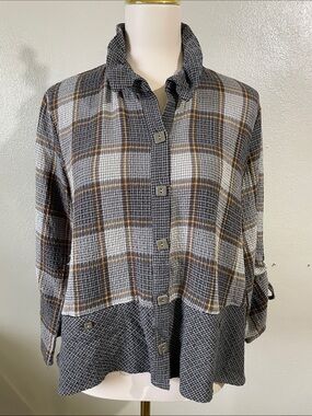 Habitat Plaid Shirt Small High Low Hem Button Front Collar Stays Ruched Sleeve